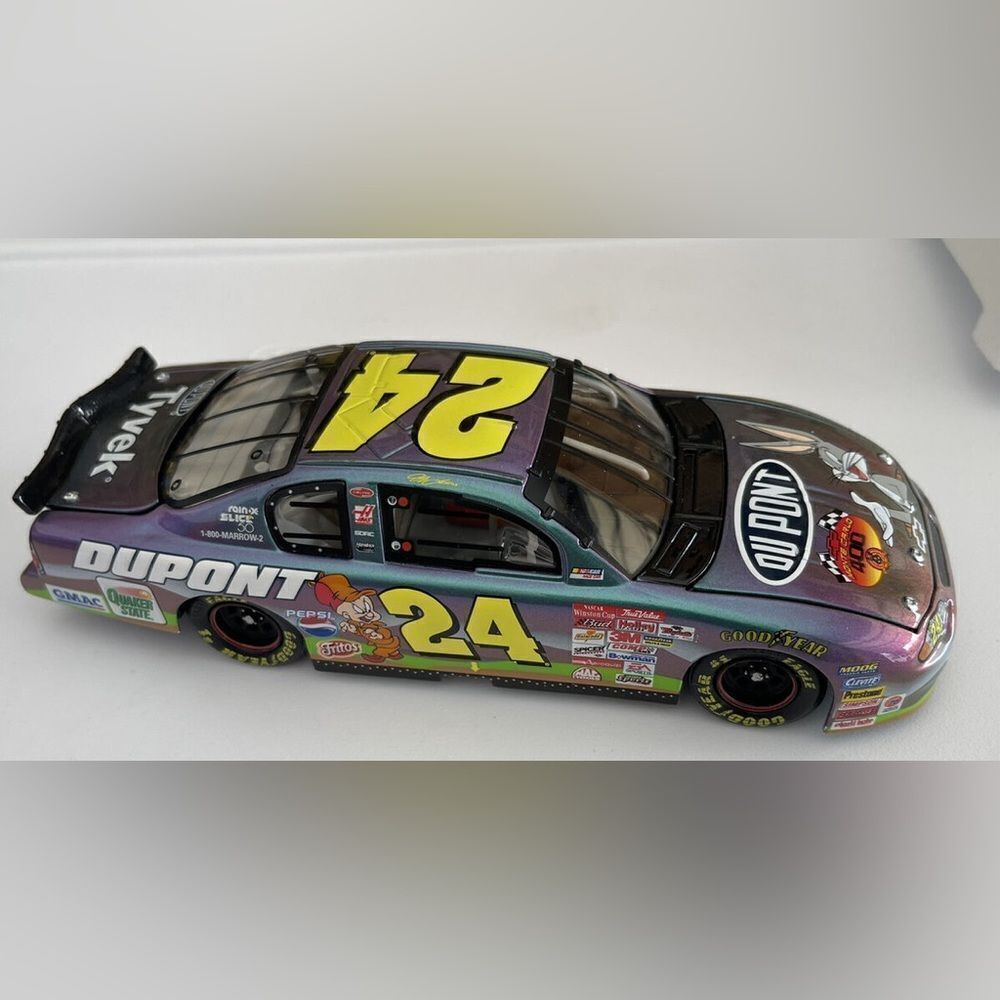 1:24 Action 2001 #24 Dupont Looney Tunes Monte Carlo 400 Bugs Bunny Jeff Gordon